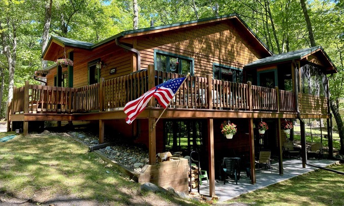 Eagle River House | Cranberry Lake Escape