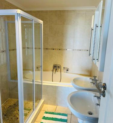 Vredenburg Bed & Breakfast | Crayfish