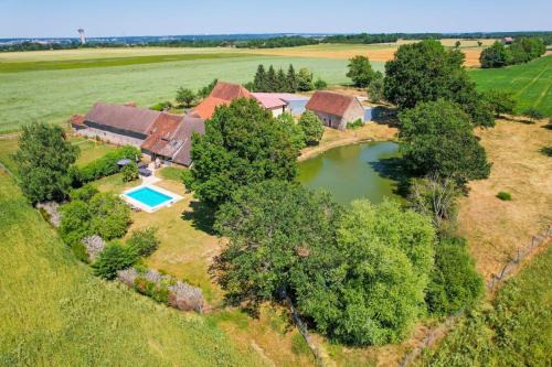 Poilly-lez-Gien Villa | Crazy Villa Gouadiere 45 - Heated pool - Basket - 1h45 from Paris - 30p