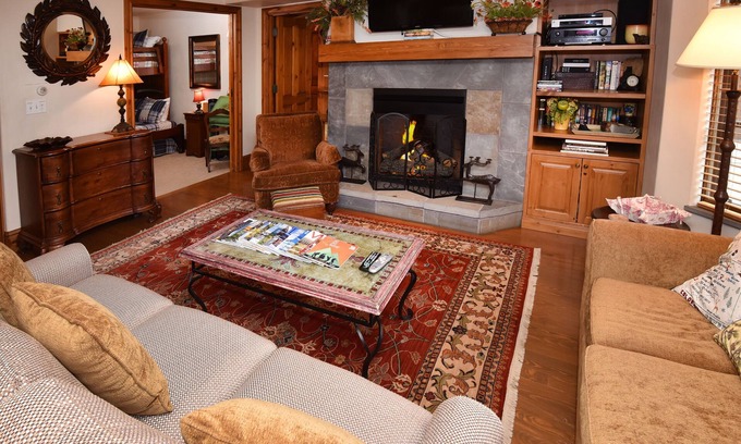 Beaver Creek Condo | CRBC Best location, Ski In/out, Center of BC Village, Walk to Ski School & Shops