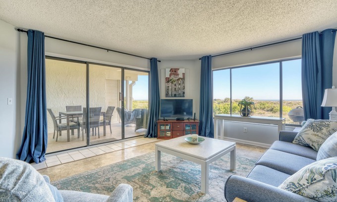 Butler Beach Condo | CRC 1102 - Silver Ground Floor Oceanfront Condo
