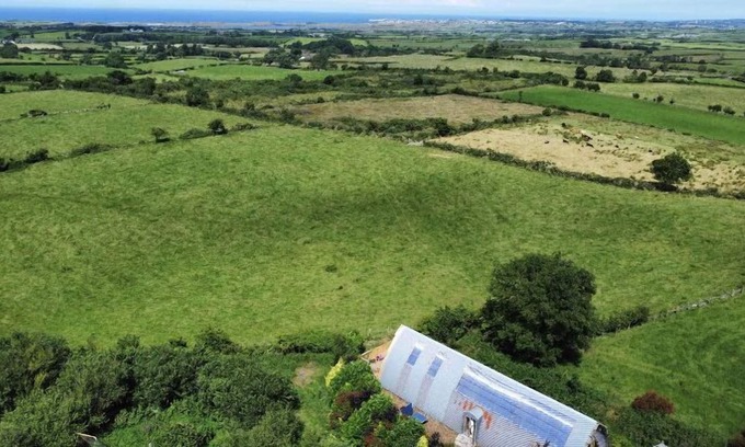 Coleraine Cottage | Creative Art cottage in unique timber Studio