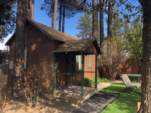 Big Bear Lake Bed & Breakfast | Creek Runner's Lodge