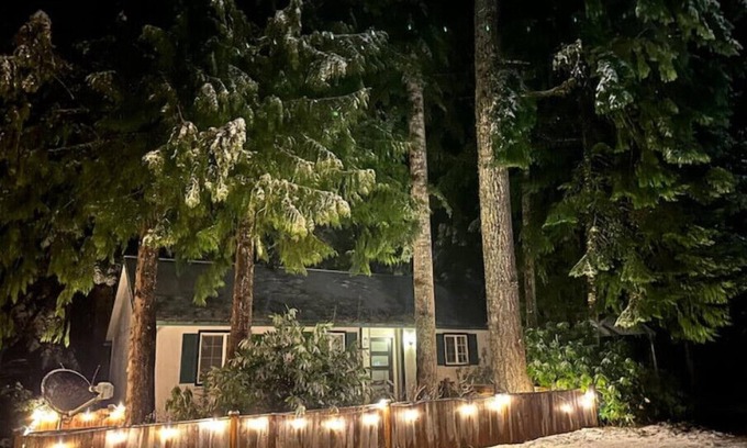 Mount Hood Village Cottage | π π² Creek Side Mt. Hood Adventure Cottage π² π