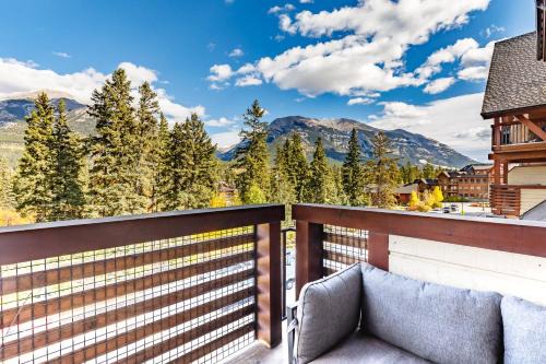 Canmore House | Creekside at Rundle Cliffs Lodge
