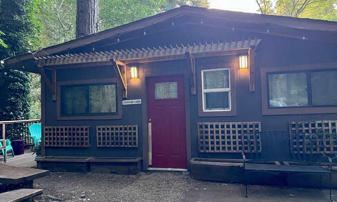 Soquel Cottage | Creekside Cabin is great for families & couples-Come enjoy Santa Cruz Mountains!