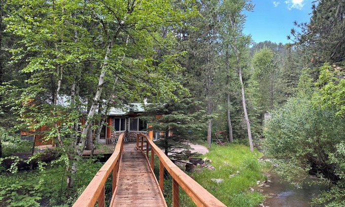 Deadwood Cabin | Creekside Cabin - Minutes from Deadwood/Lead/Spearfish!