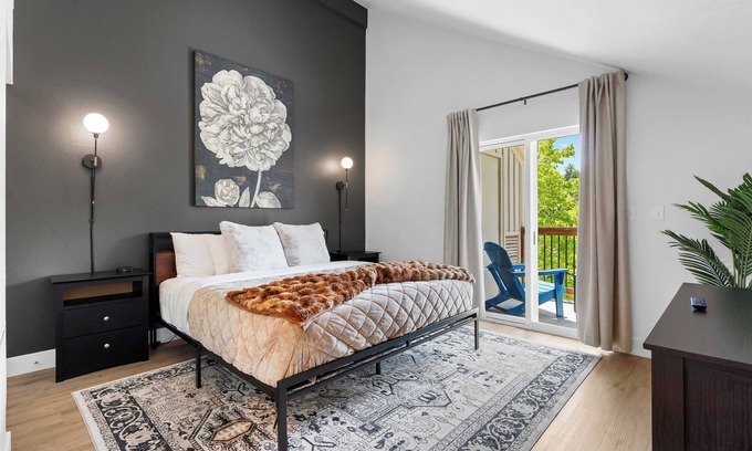 Downtown Branson Condo | Creekside Duo Near the Landing