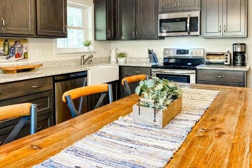 Hendersonville House | Creekside Farmhouse