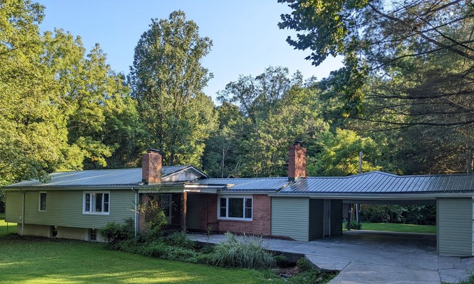 Staffordsville House | Creekside getaway with firepit-- 40 min from Virginia Tech