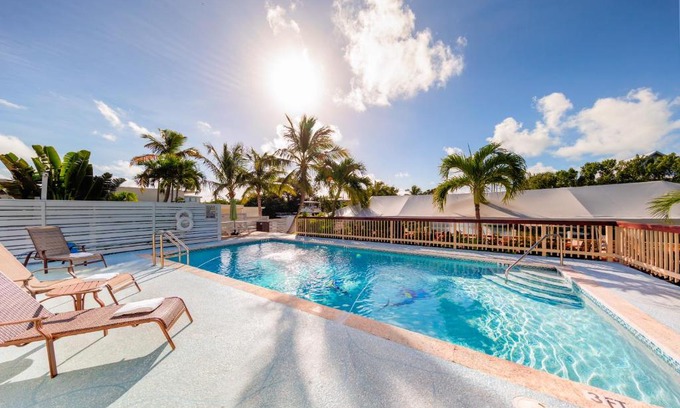 Tavernier Hotel | Creekside Inn Islamorada