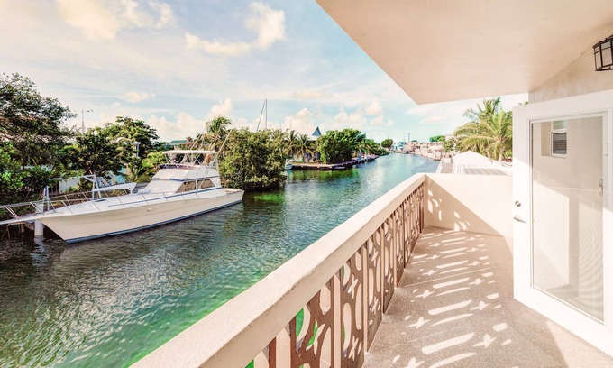 Tavernier Hotel | Creekside Inn Islamorada