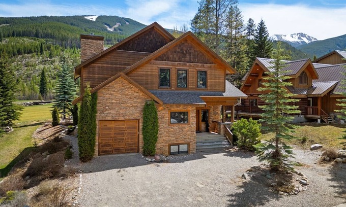 Forest Ridge Estates Apartment | Creekside Lodge | Hot Tub | Ski-Out | Pool Table