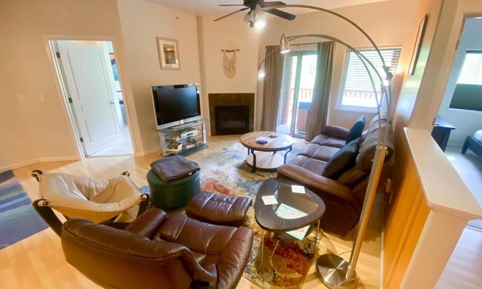 Alyeska Apartment | Creekside Retreat C203