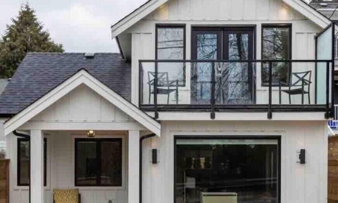 Central Lonsdale House | Creekside Urban Guesthouse w/King bed & Parking