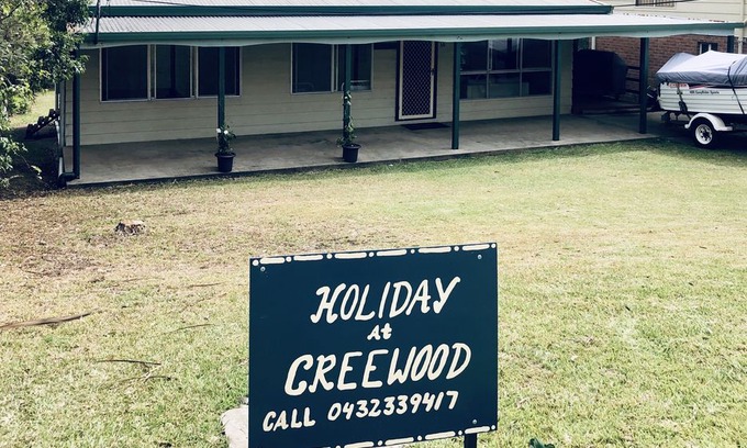 Mollymook Beach House | Creewood at Mollymook - Walk to the Beach. Play golf. Surf, Visit Milton. Relax