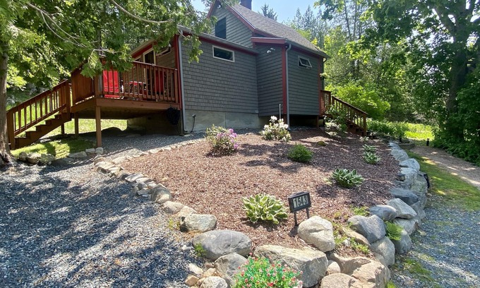Seal Cove House | Cregboy Cottage: A Cozy Retreat Near Acadia NP