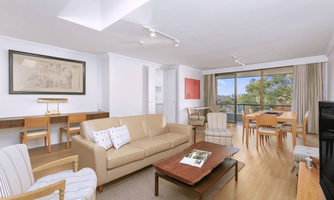 Cremorne Apartment | Cremorne - SPF13 - Spofforth Street - Sunny 2BR Apartment with Balcony Parking Near Cremorne Shops Transport