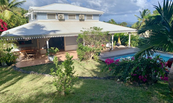 Le Diamant Villa | CREOLE VILLA WITH SWIMMING POOL 200m FROM THE BEACH