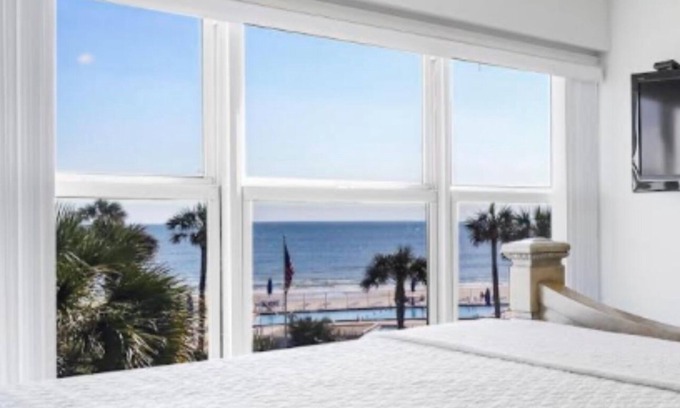 Crescent Beach Condo | Crescent Sandpiper 214 OCEANFRONT -Oceanside pool Crescent Beach St Augustine