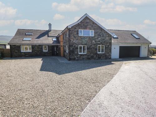 Garn Fadryn House | Criw