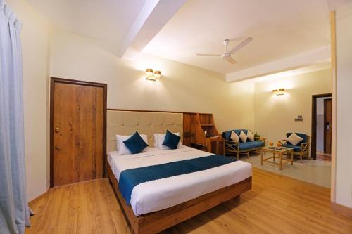 JP Nagar Hotel | Cross Roads Inn