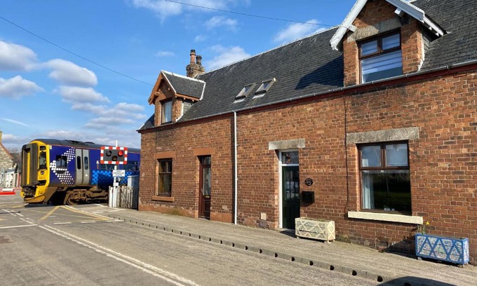 Brora House | Crossing Cottage