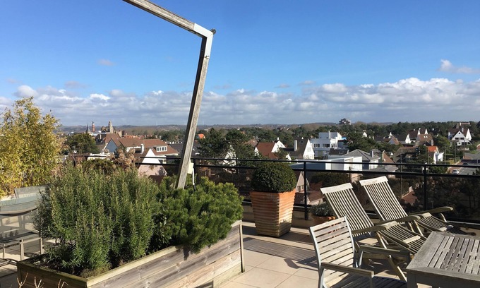 Le Touquet-Paris-Plage Apartment | Crossing sea-facing apartment with 2 sea view terraces, Le Touquet and dunes