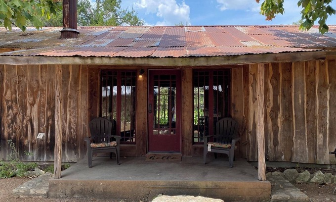 Wimberley Cabin | Crossland House: Your Favorite Romantic Getaway - with Hot Tub and Creek Access