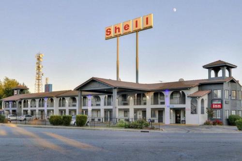 Central Sacramento Hotel | Crossroads Inn - Downtown Sacramento