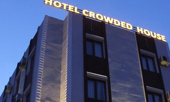 Eceabat Hotel | Crowded House