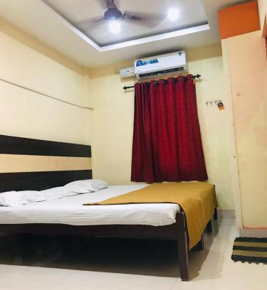 Thrippunithura Hotel | Crown Palace Tourist Home