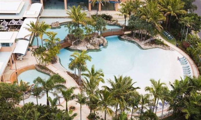 Surfers Paradise Apartment | Crown Towers Resort - Large 2 bedroom unit - sleeps 5 - free WiFi