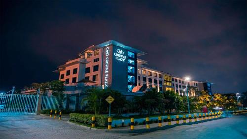 Embakasi Hotel | Crowne Plaza Nairobi Airport by IHG