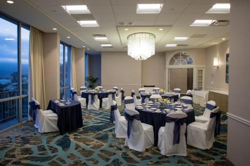 Ventura Hotel | Crowne Plaza Ventura Beach by IHG
