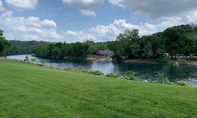 Branson Condo | Crows Landing Branson LAKE FRONT VIEW Ground Level - 2 Bed/2 Bath