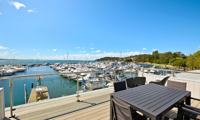 Nelson Bay Apartment | Crows Nest 6 Teramby Road D Albora Marina
