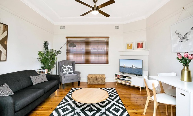 Crows Nest Apartment | Crows Nest - HUNT1 - Huntington Street - Ground Floor 1BR Retreat with Garden Access Near Vibrant Crows Nest