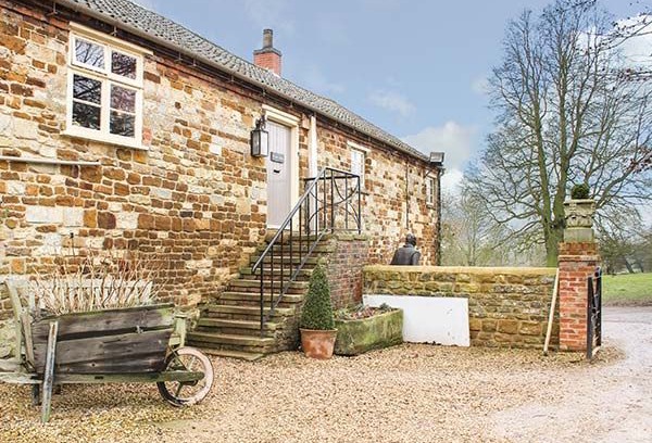 Croxton Kerrial Cottage | Croxton Lodge and Curlews Nest, BELVOIR