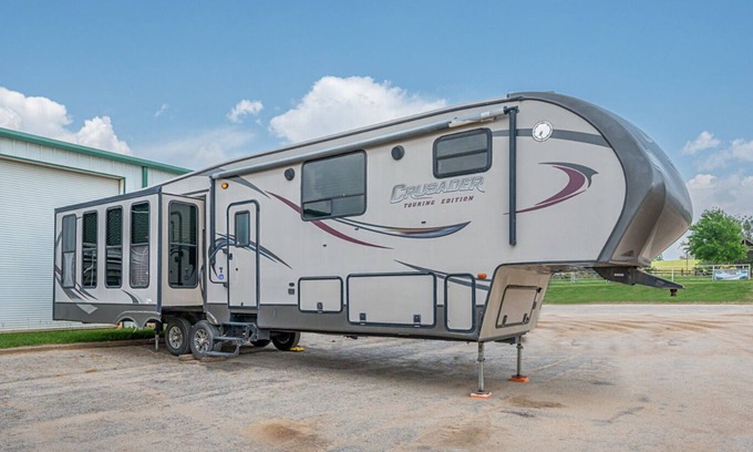 Lindale House | Crusader Fifth Wheel