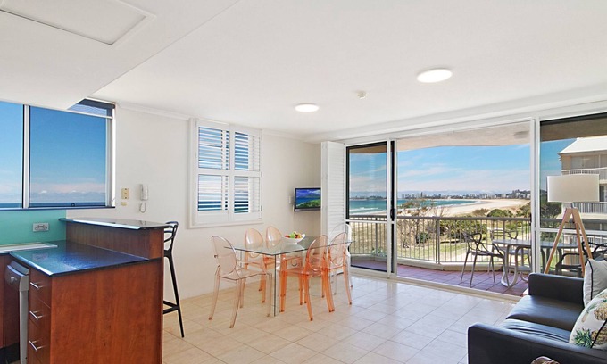 Tugun Apartment | Crystal Beach 42 - Absolute Beachfront & Pool