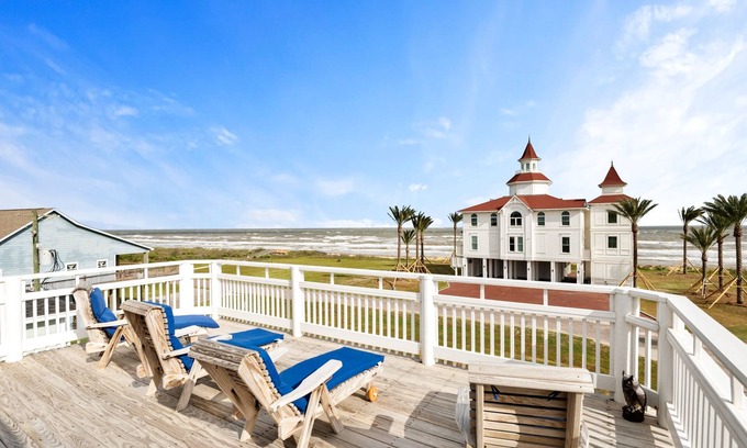 Port Bolivar House | Crystal Beachscape w/Beach entry, Pool and Arcade!