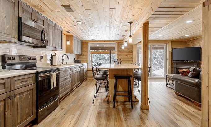 Thompsonville Cabin | Crystal Cabin on the Betsie