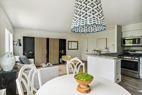 Aurora Highlands House | Crystal City Charm 2BR Free Parking 304
