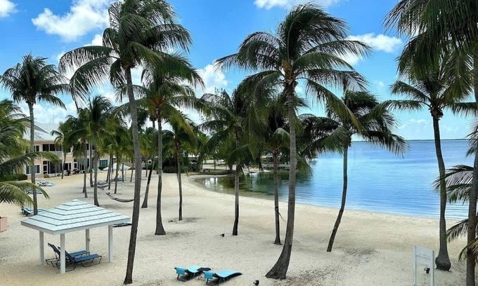 Rum Point Condo | Crystal Kai 2 BR Kaibo Yacht Club w/Pool & Beach