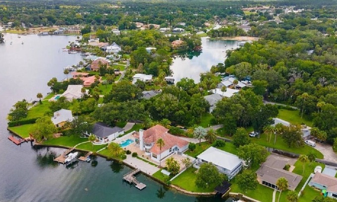 Crystal River House | Crystal River Manatee Palace A Waterfront Retreat HEATED POOL!