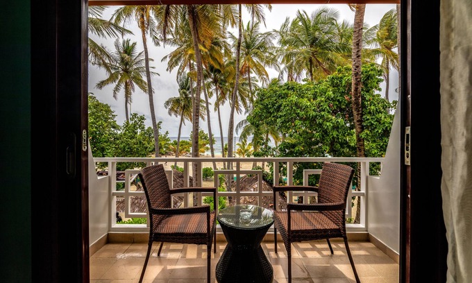 Maafushi Hotel | Crystal Sands Villa
