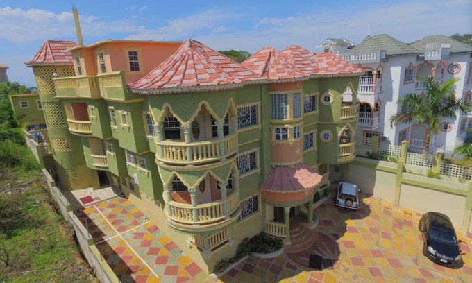 West Gate Hills Apartment | Crystal View Apartments