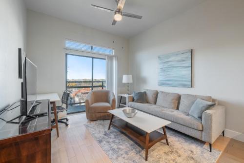 Oak Lawn Apartment | Cs 5431 Lovely Apartment In Uptown Hub
