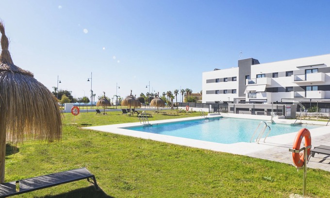 Velez-Malaga Apartment | Cubo's Apartamento Marques & Parking/community pool/air conditioning/free wifi